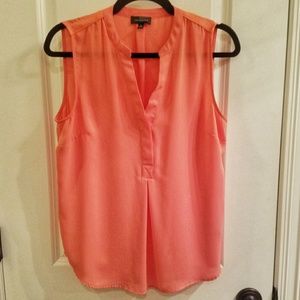 Light flowy sleeveless peach top
